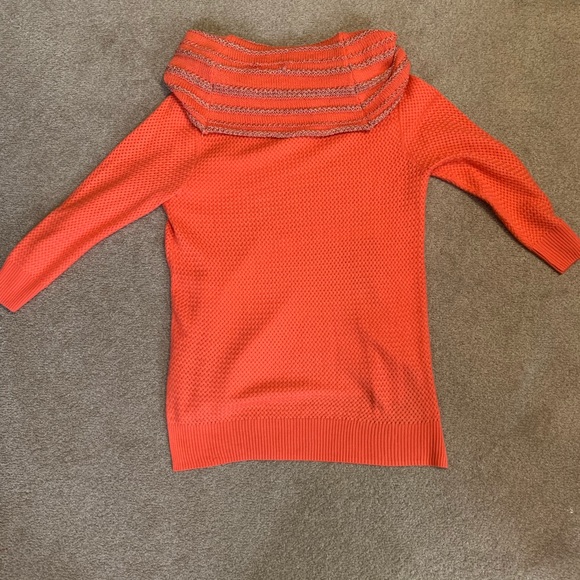 Women’s Wear - Picture 3 of 4